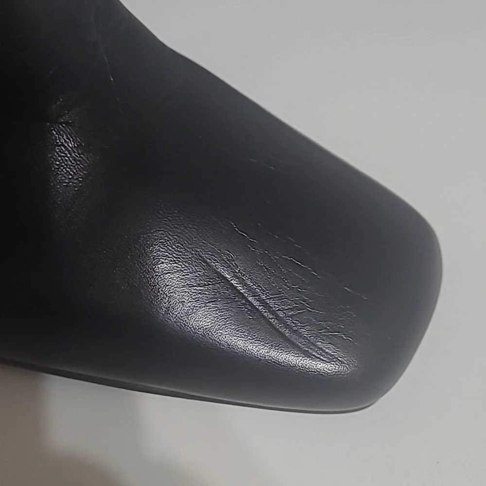 Elegant Black Women's Boots - Picture 6 of 9
